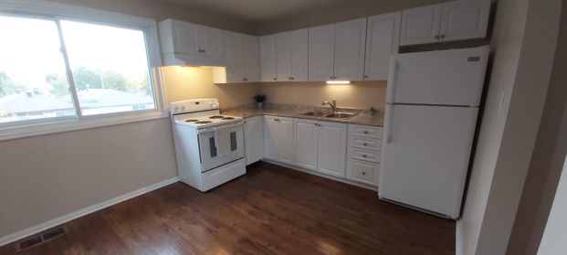 For Lease - 25B Cundles Road, Barrie, Ontario - Photo 1