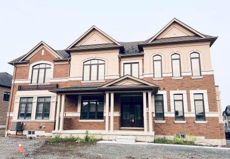 For Lease - 19 O'reilly Street, Whitby, Ontario - Photo 2