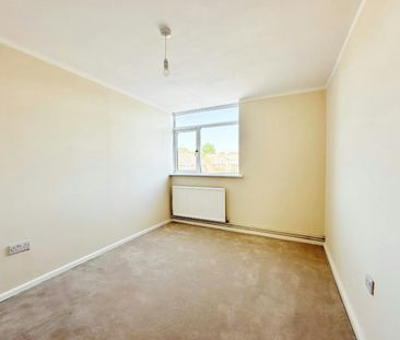 Flat to rent on - Photo 3