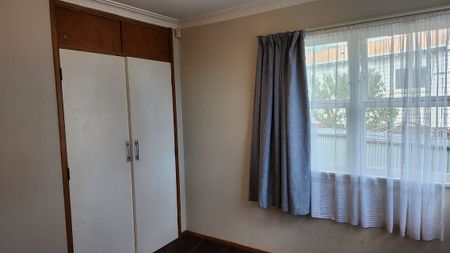 Charming 2BR Unit in Papakura - Photo 2