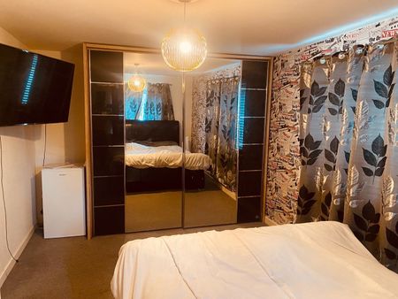 Room in a Shared House, South Parkway, LS14 - Photo 3