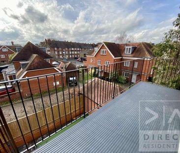 The Parade, Epsom, KT18 - Photo 2