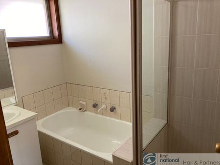 1 / 10 Jones Road, Dandenong - Photo 2