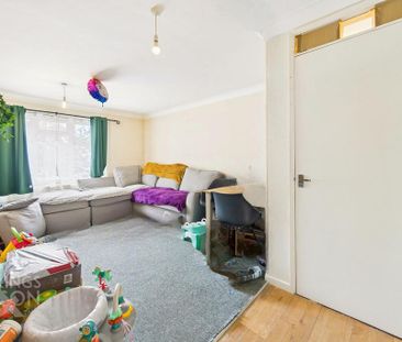 2 bedroom flat to rent - Photo 6
