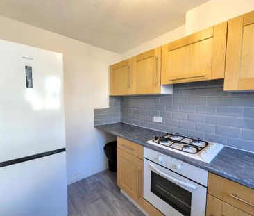 2 bedroom semi-detached house to rent - Photo 6