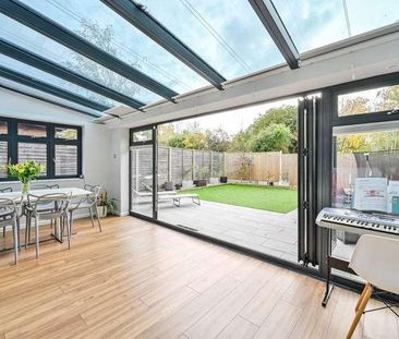 Guildford, Surrey, Gu, Burpham, GU4 - Photo 3