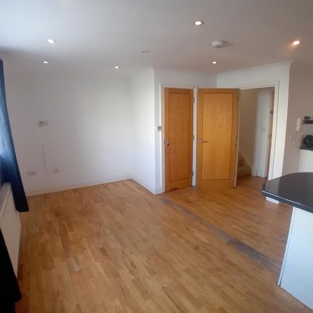 2 bedroom maisonette to rent - Photo 2