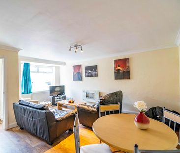 8 Melrose Close - Photo 2