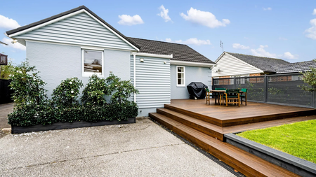 3 Bedrooms on Cadman Ave - Photo 5