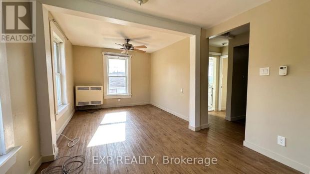 22 CHARLOTTE STREET - Photo 1