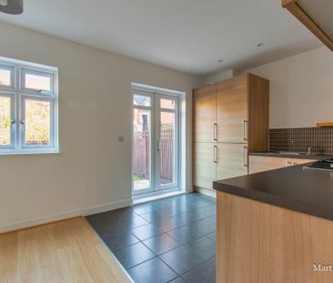 4 bedroom townhouse to rent - Photo 2