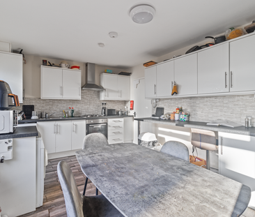 1 bedroom in a house share to rent - Photo 3