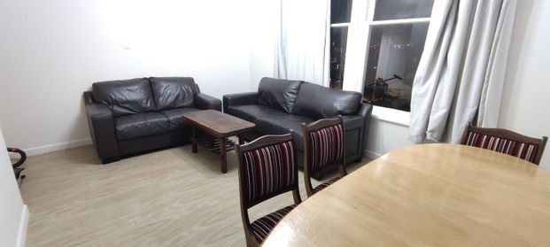 European Luxury with Best City Views in Newtown - Photo 1