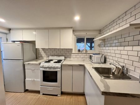 CHARMING 2 BR LOWER LEVEL UNIT | 108 HERRING COVE ROAD | $1650 AVAILABLE NOW - Photo 4