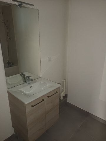 Location Appartement 3 pièces 62m² - Photo 3