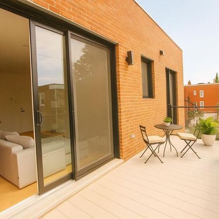2 chambres lumineux avec grand balcon privé sur ruelle - Photo 3