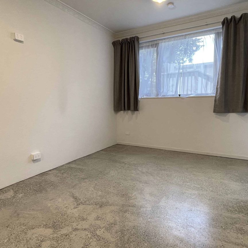 Handy Location 1 Bedroom Apartment - Photo 1