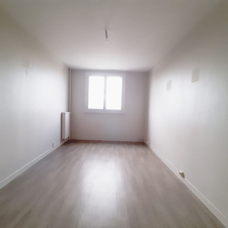 T4 de 85 m² refait à neuf – belle pièce à vivre - Photo 1