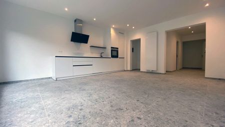 Instapklaar gelijkvloers appartement in het centrum ! - Foto 5