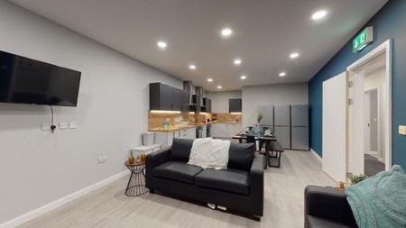 1 bedroom in a flat share to rent - Photo 3