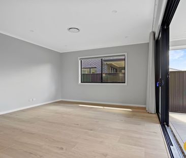 Breathtaking single storey home! - Photo 6