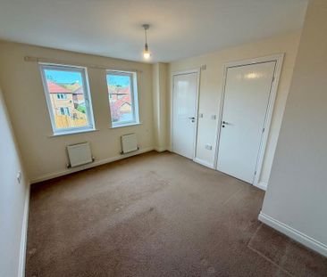 4 bedroom terraced house to rent - Photo 6