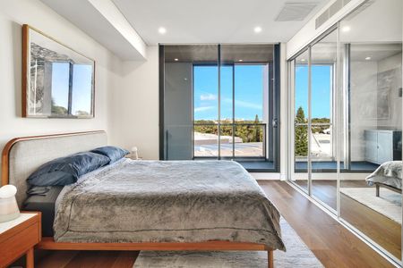 2 Bed + Study Penthouse with House Like Proportions - Photo 2