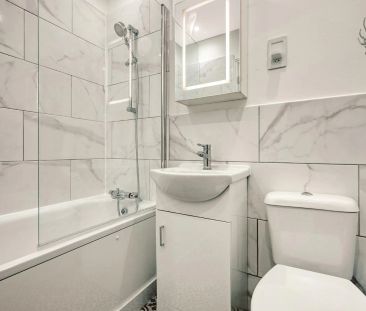 2 Bedroom Apartment - First Floor - Photo 3