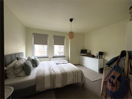 Lichtrijk appartement met 2 slaapkamers - Photo 4