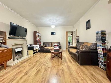 Hampshire Drive, Edgbaston, Birmingham, B15 - Photo 2