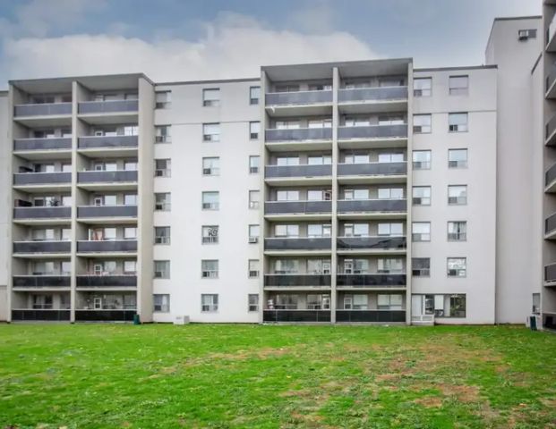 7471 Yonge Street Thornhill | 7471 Yonge Street, Thornhill - Photo 1