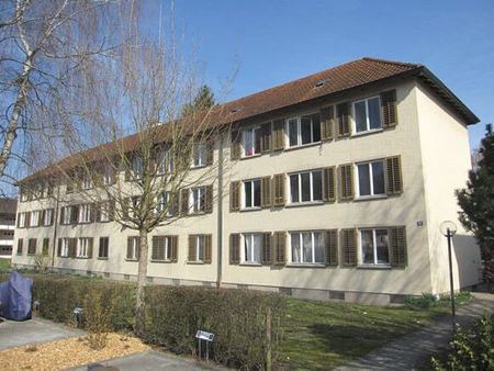 Charming and city-close old building apartment in a quiet residential area! - Photo 3