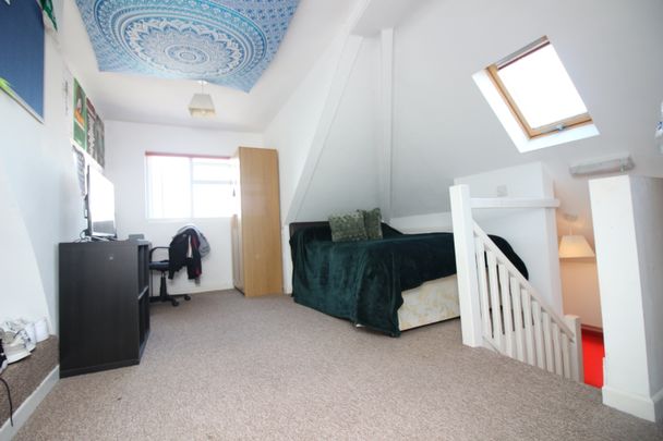 Tewkesbury Street, Cathays - Photo 1