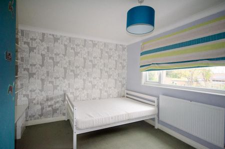 3 bedroom semi-detached house to rent - Photo 3