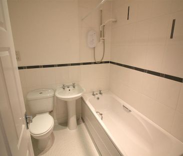 3 bedroom terraced house to rent - Photo 6