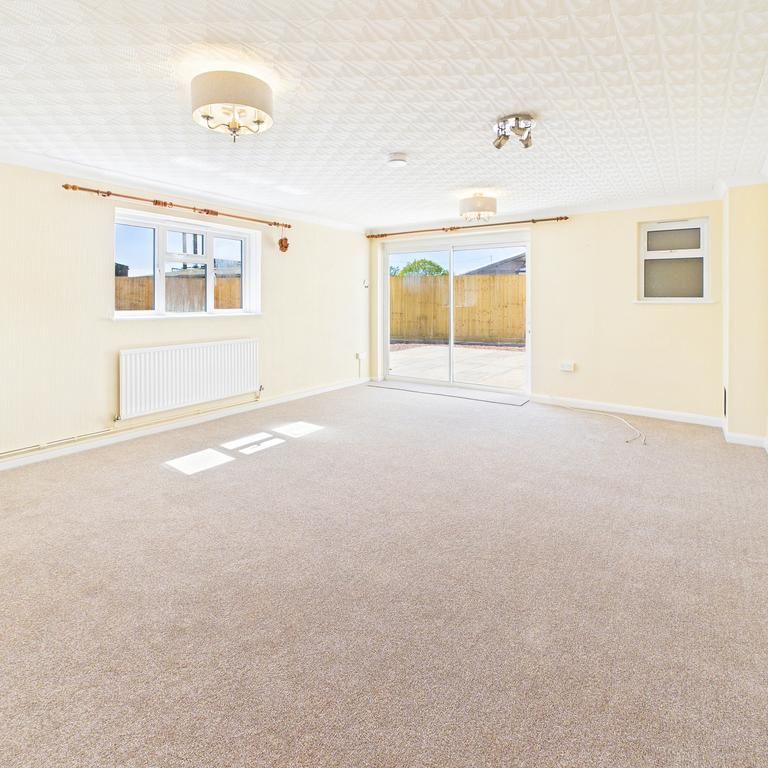 5 bedroom detached house to rent - Photo 1