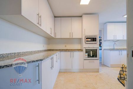 4 room luxury Apartment for rent in Málaga, Spain - Photo 4