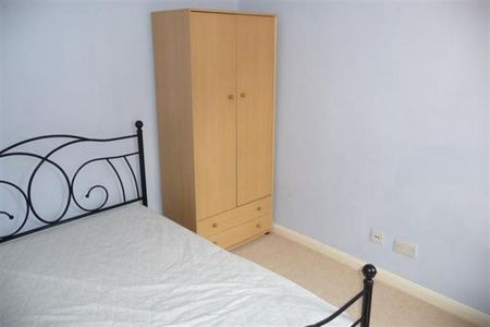 2 Bed Terraced House, Kensington Road, RG30 - Photo 3