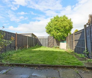2 bedroom end of terrace house to rent - Photo 6