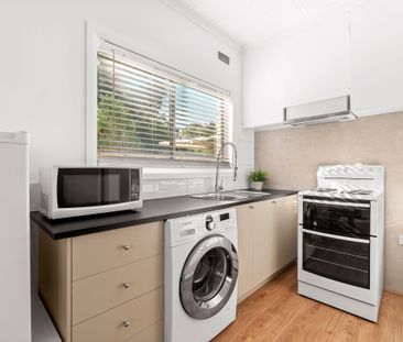 Stylish Fully Furnished 1-Bedroom Unit in a Prime Wantirna South Lo... - Photo 2