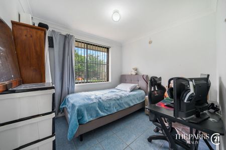 Cosy 3?Bedroom Home in Heart of Bossley Park - Photo 4