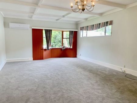 A Rare Find – Substantial 5-Bedroom Family Home - Photo 2