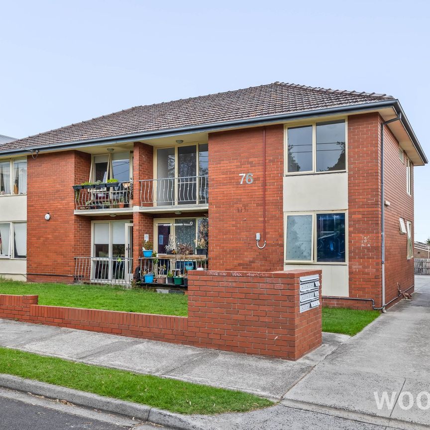 RENOVATED TWO BEDROOM UNIT! - Photo 1