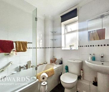 3 bedroom semi-detached house to rent - Photo 3