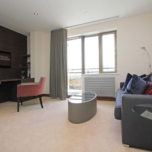 3 bedroom flat to rent - Photo 1