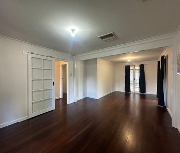 Freshly Upated 3 Bedroom Home with Double Driveway! - Photo 1