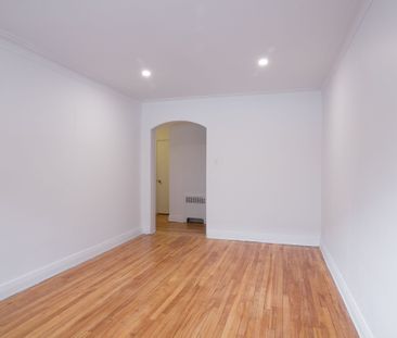 4585 Av. Dupuis - Photo 3
