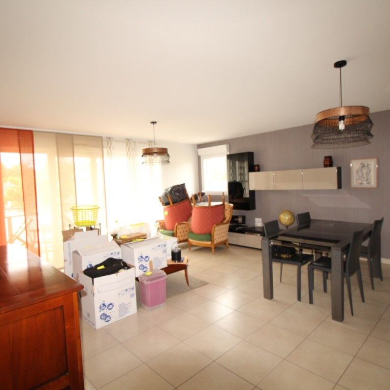 Location Appartement 3 pièces 70m² - Photo 1