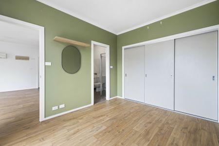 Generous 1-bedroom apartment in a prime location - Photo 4