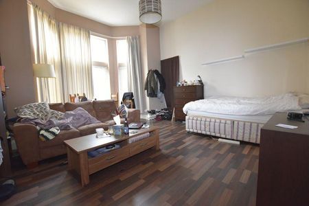 Studio to rent - Photo 4